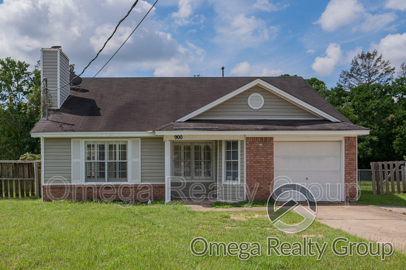 Montgomery House: 900 Mister Dr