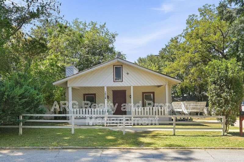Atlanta House: 1014 Curran Street NW