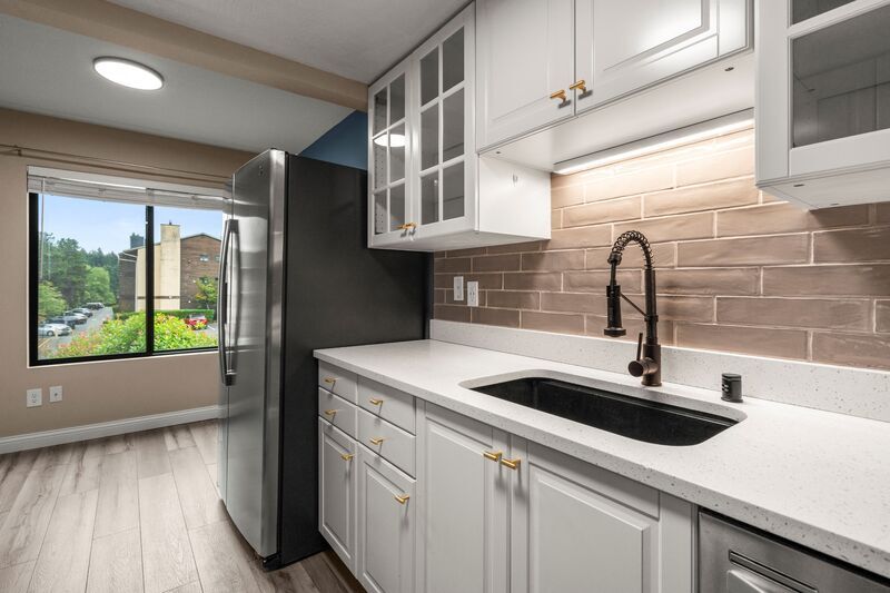 Kirkland Condo: 14514 127th Ave Ne