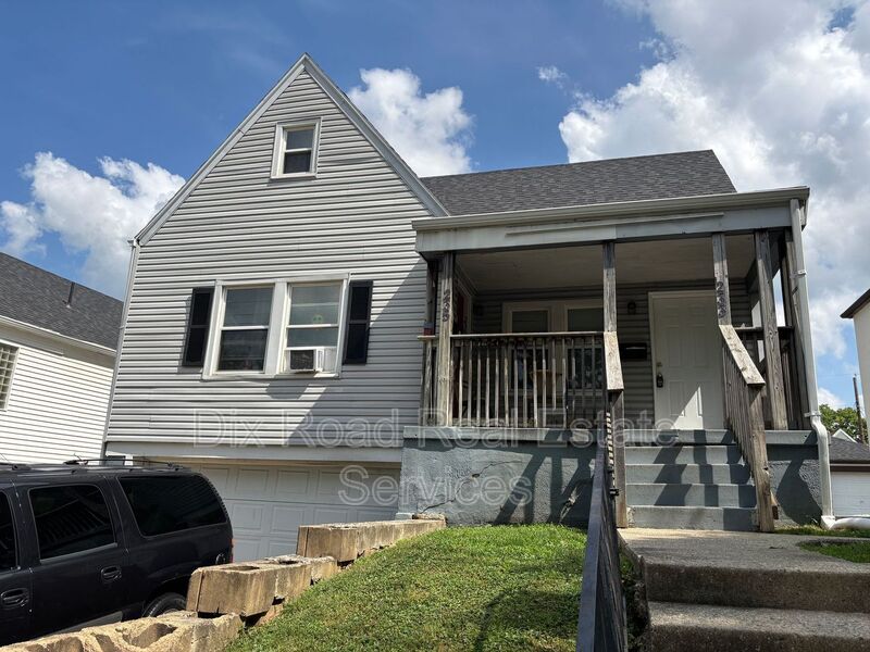 Dayton House: 233 Niagara Avenue