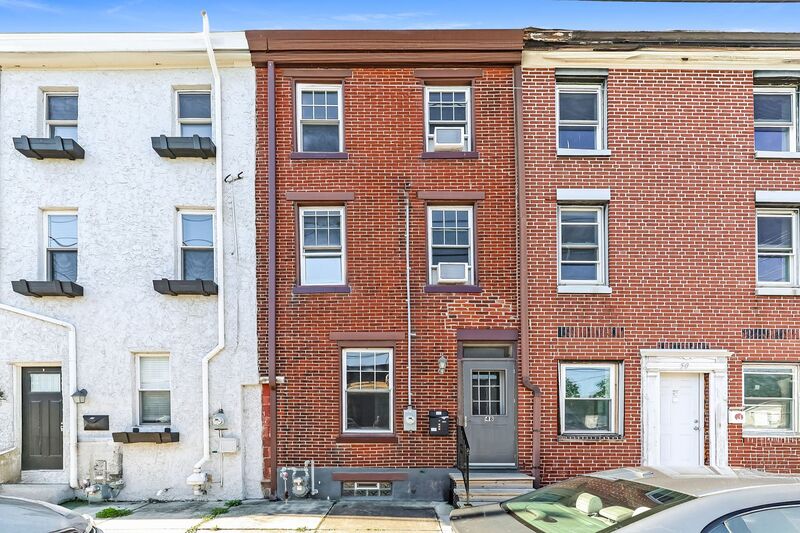 Bridgeport Townhome: 48 W Front Street