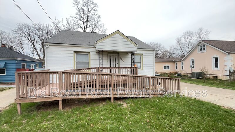 Fairfield Township House: 2660 Tylersville Road