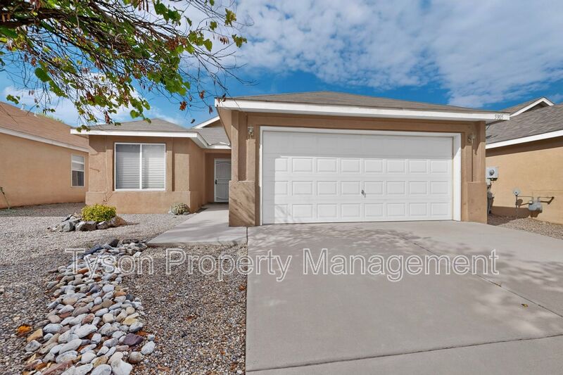 Albuquerque House: 5905 Night Whisper NW