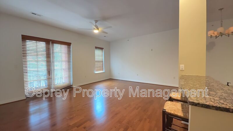 Modern 1-Bedroom Condo with Private Balcony! - Photo 8