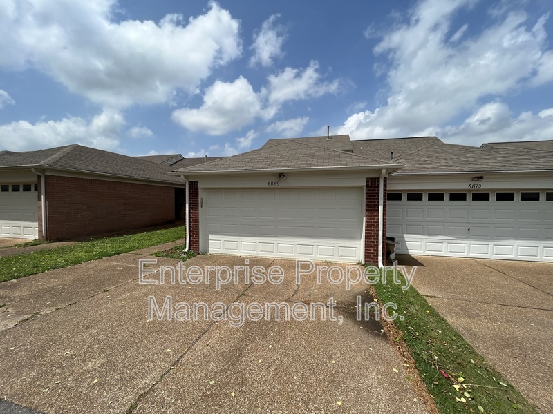Photo 2 of 6869 Century Oaks Dr