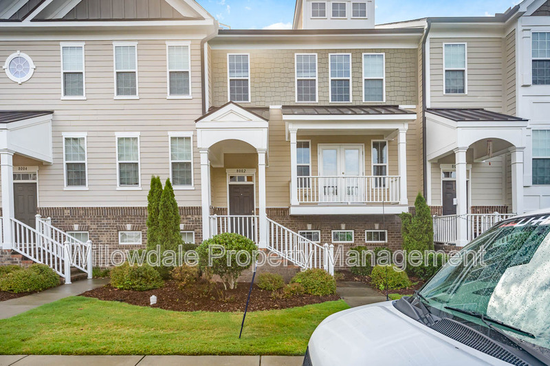 Apex Townhome: 8002 Reedybrook Crossing