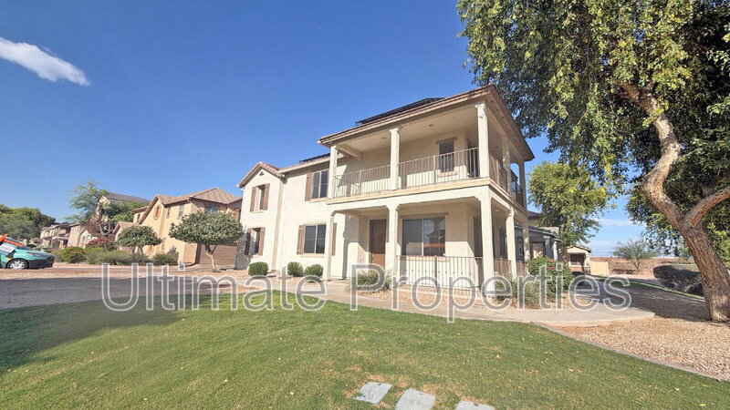 Avondale House: 292 S Eliseo Felix Jr Way