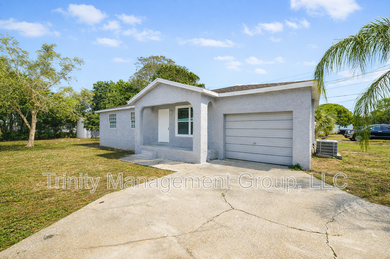 Tarpon Springs House: 360 Jeru Boulevard