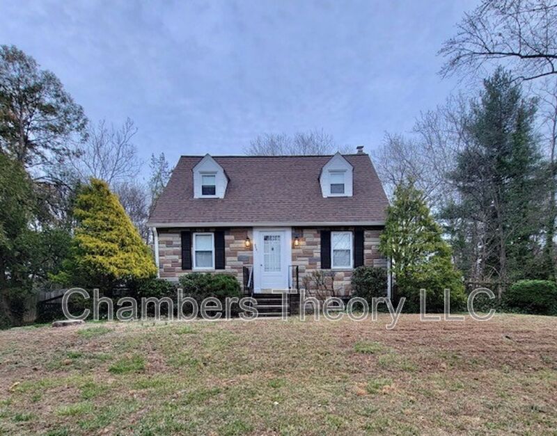 Alexandria House: 8221 Mount Vernon Hwy