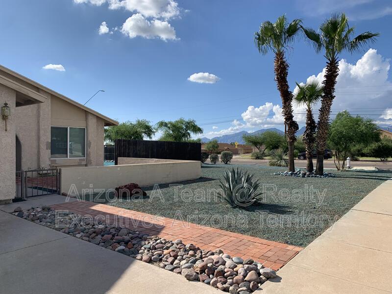 Tucson House: 2602 S. Black Moon Drive