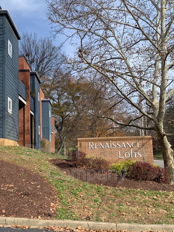 Louisville Condo: 2745 Grinstead Drive