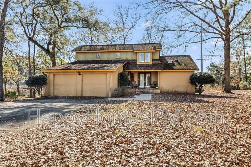 Charleston House: 2051 Marsh Flower Lane