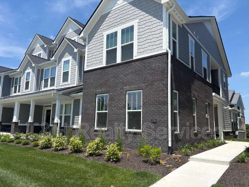 McCordsville House: 5790 Arcade Boulevard