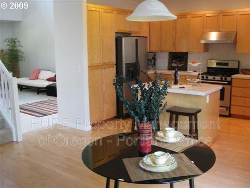 Beaverton House: 9100 SW Graphite Terrace