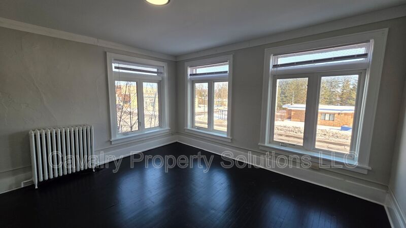 Duluth House: 1229 Commonwealth Ave