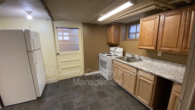 Laramie Condo: 170 1/2 N 8th St