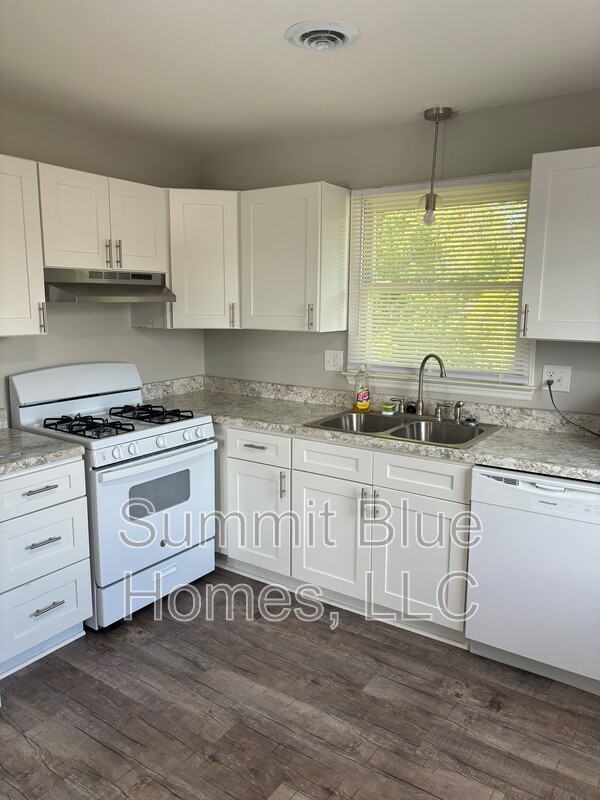 Bristol Condo: 753 Bluff City Hwy