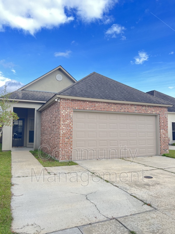 Baton Rouge House: 8027 Seville Ct