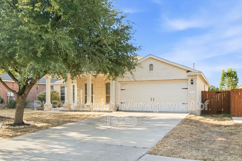 Round Rock House: 3232 Clinton Pl
