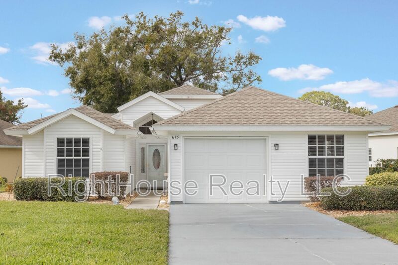 Tavares House: 615 Juniper Way