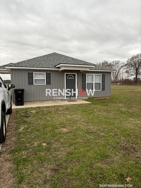 Dyersburg House: 461 Dana Ave