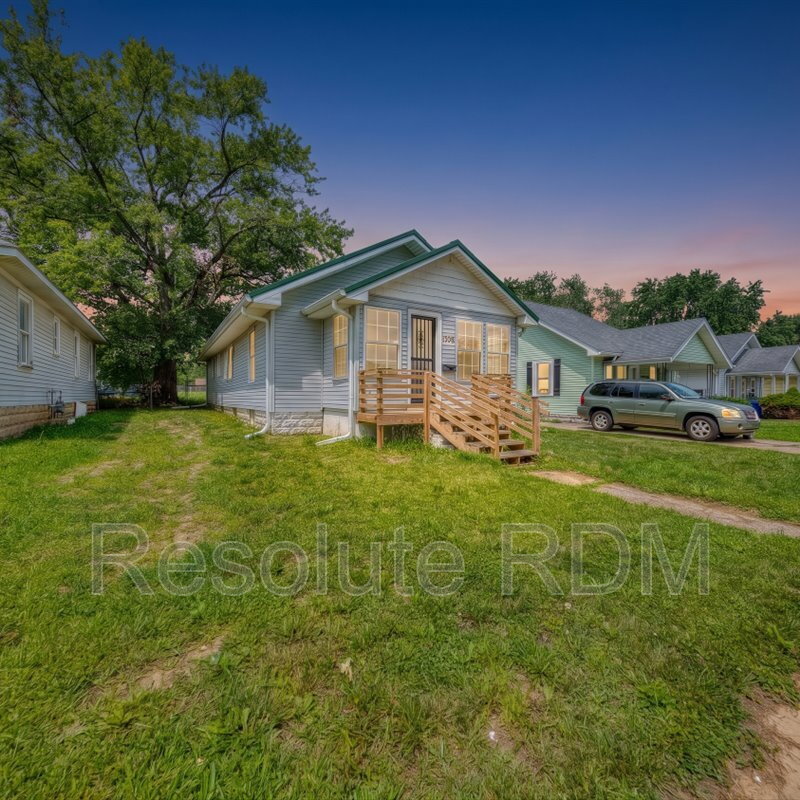 Kokomo House: 1308 E Taylor St