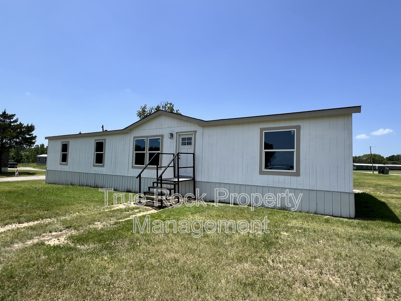 Ada House: 16406 County Road 1526