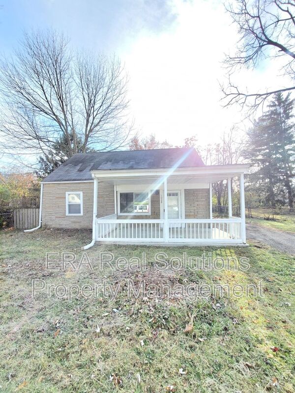 Columbus House: 1028 E Dimson Dr