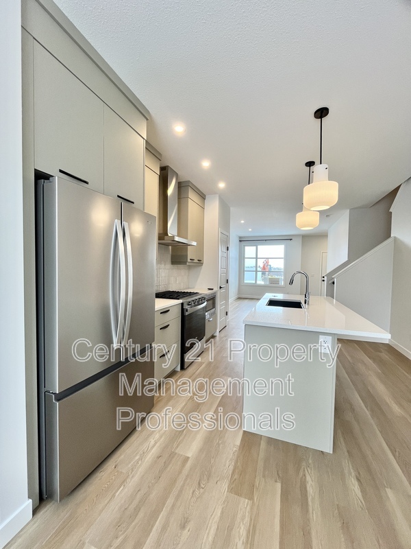 Edmonton House: 280 Paterson Link SW