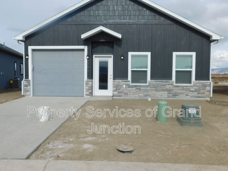 Grand Junction House: 2360 Chaco Canyon Loop