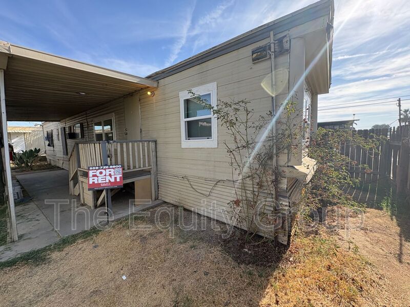 Dinuba Condo: 581 East Yale Ave
