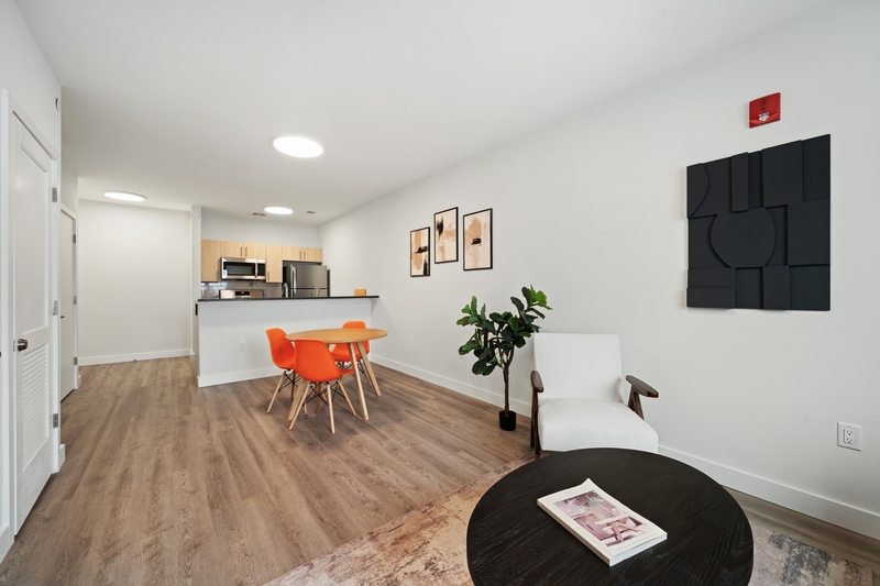 Orange Condo: 72 S Essex Ave, City of Orange, NJ 07050 - 403