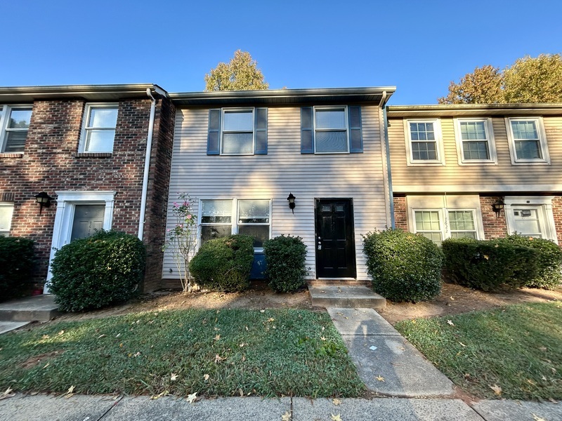 Charlotte House: 7620 Holly Grove Court