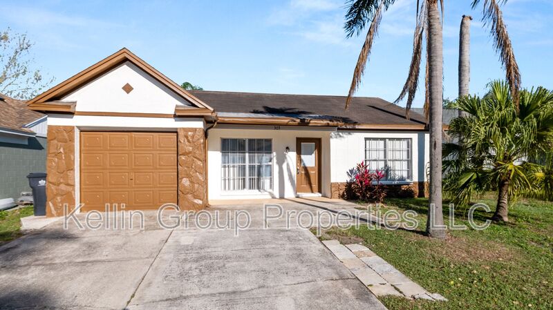 Valrico House: 303 Regal Park Dr