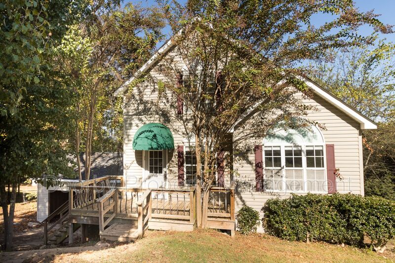 Chattanooga House: 1004 Roselawn Drive