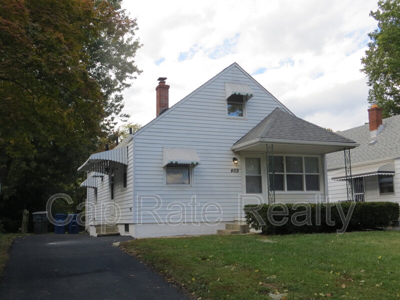Columbus House: 469 S Waverly St