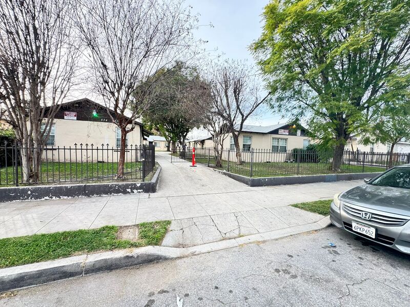 San Bernardino House: 834-846 N Davidson Ave