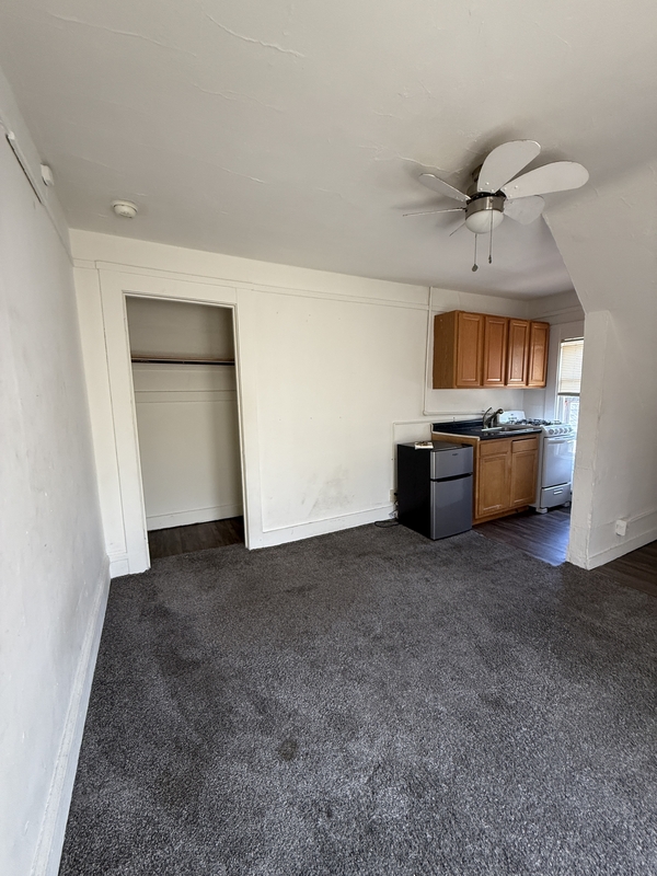 Madison Condo: 632 Howard Place - 303