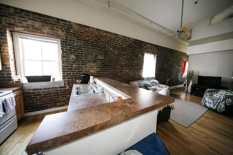 Richmond Condo: 302 N Goshen St