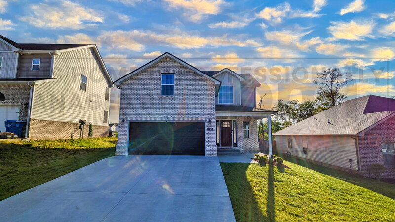 Clarksville House: 787 Jodine Ann Drive