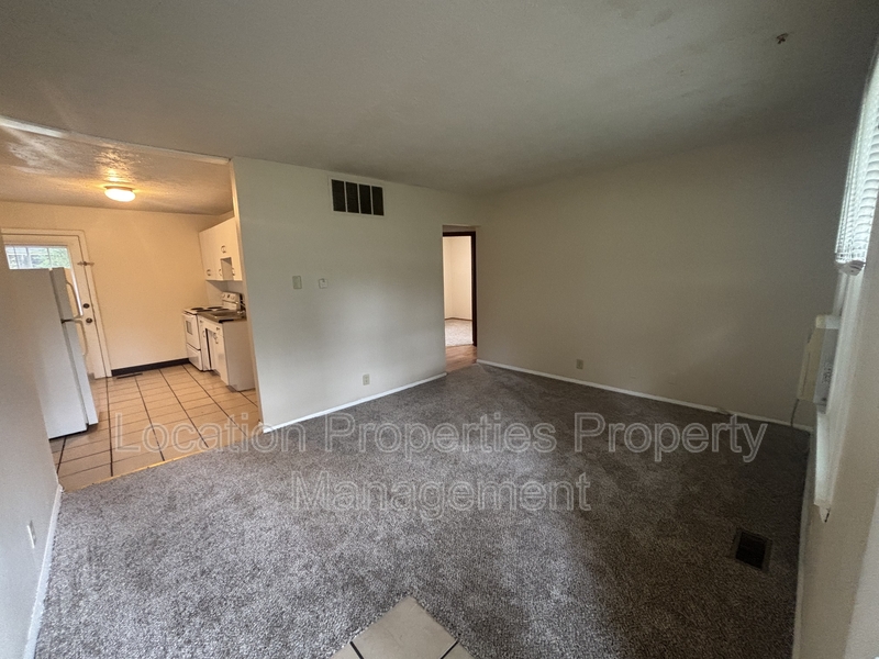 806 West 25th Street - A, Lawrence, Kansas rental photo 4 of 16