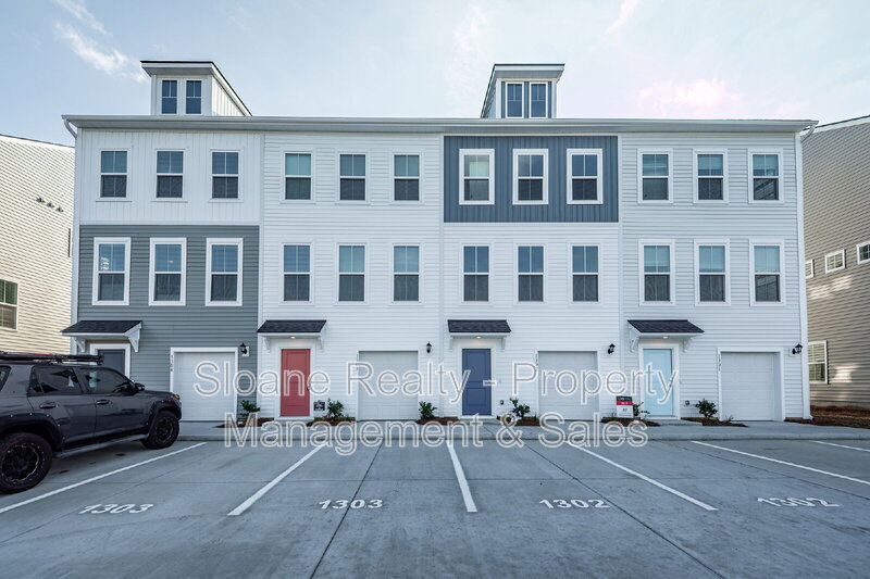 North Charleston Townhome: 4633 Forest Hills Drive