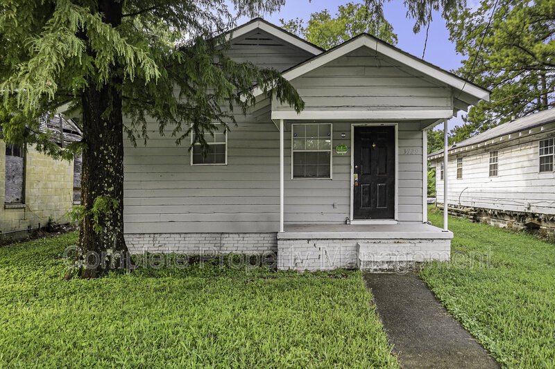 Birmingham House: 3729 Maple Avenue Southwest