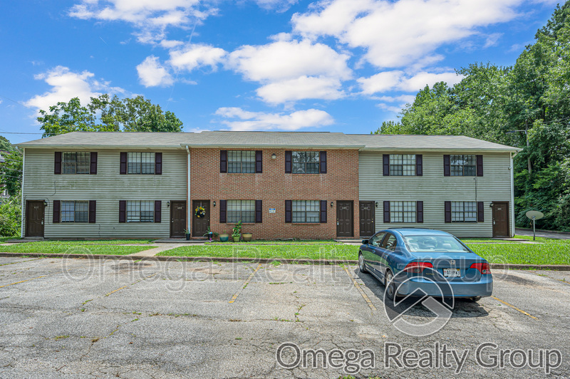 Center Point Condo: 405 22nd Ave NE