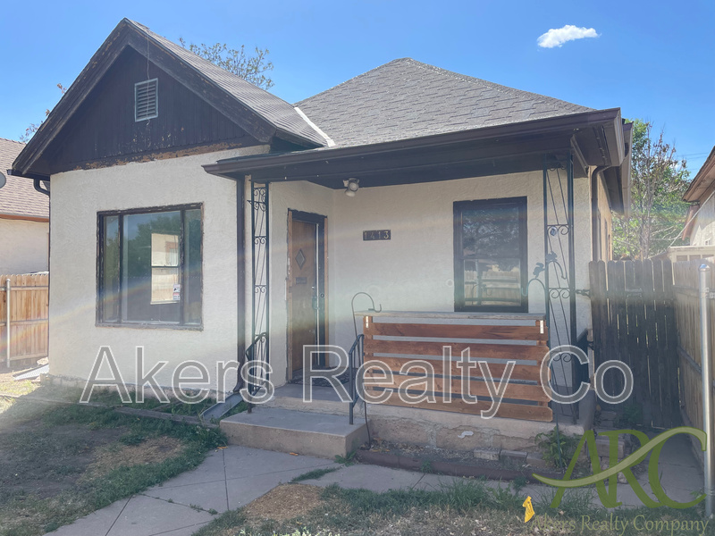 Pueblo House: 1413 Cedar St