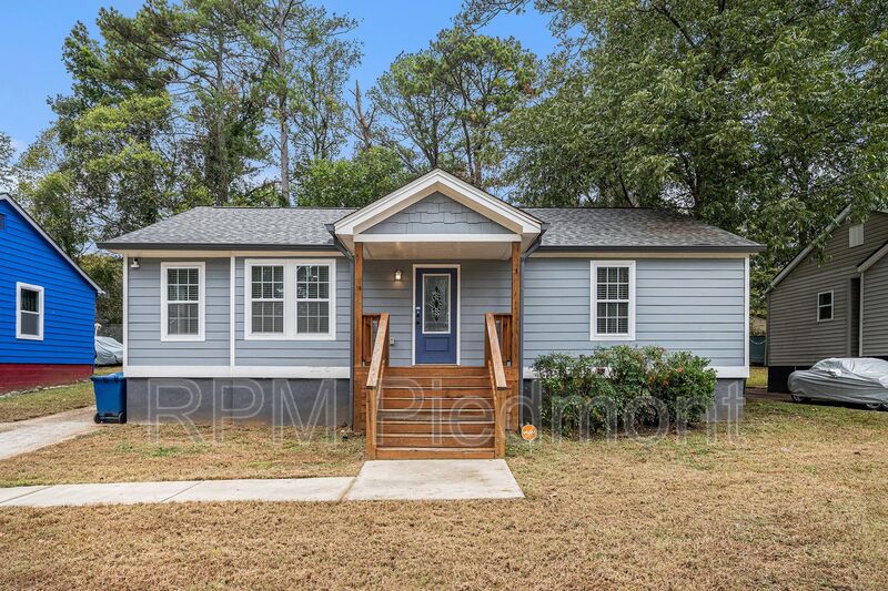 Atlanta House: 1343 Lynford Drive SW