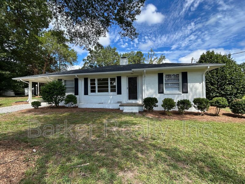 Raleigh House: 5726 Fayetteville Road