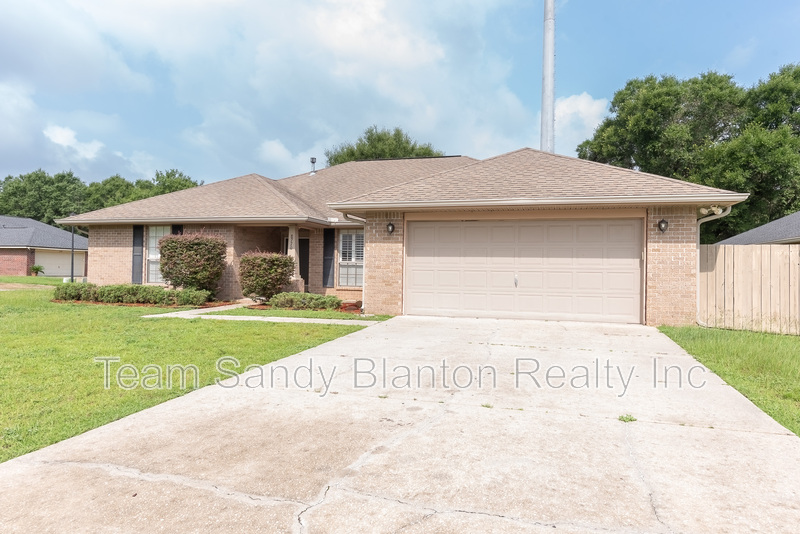 Pensacola House: 8770 Kennedy Drive