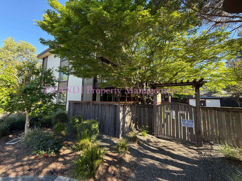 San Rafael Condo: 310 1st St