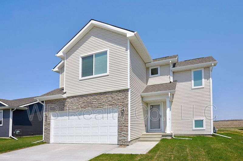 Waukee House: 1235 Locust St